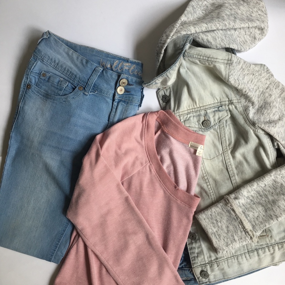 LIKE NEW WallFlower Jeans